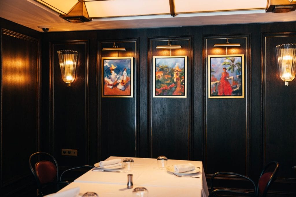 Carré d’artistes, l’art pour tous 4 Carré d’artistes - galerie d'art - décor café de paris