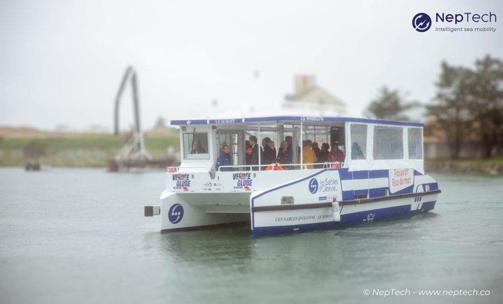 Navette portuaire pour le transport public de passagers aux Sables d'Olonne